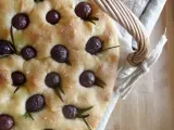 Ricetta Focaccia con olive e rosmarino